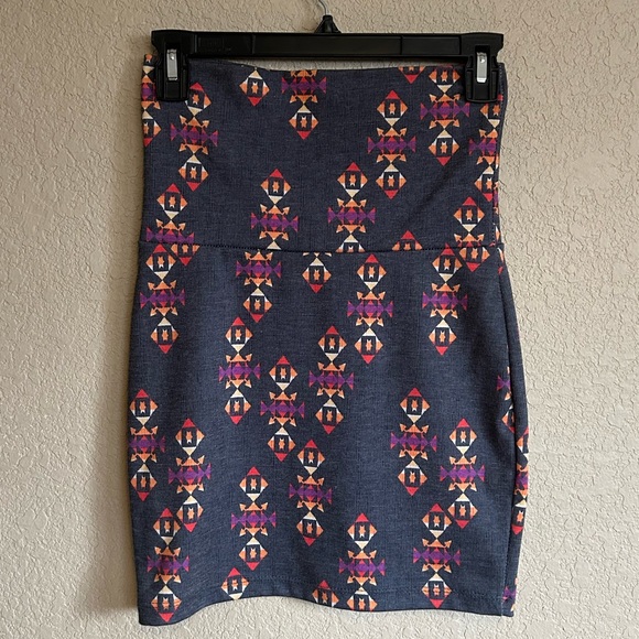 Gray Aztec Printed Mini Pencil Skirt, Size Small - Picture 3 of 5